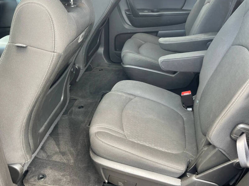 2016 GMC Acadia SLE-2