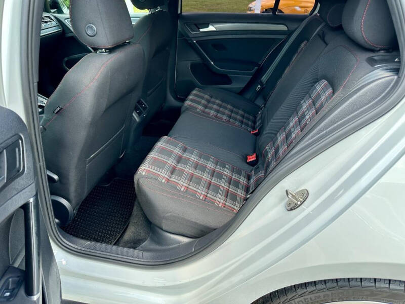 2021 Volkswagen Golf GTI SE