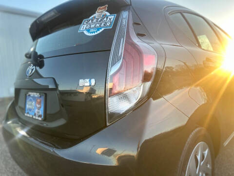 2016 Toyota Prius c Two