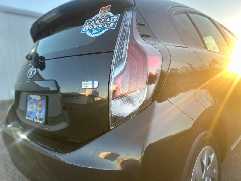 2016 Toyota Prius c Two