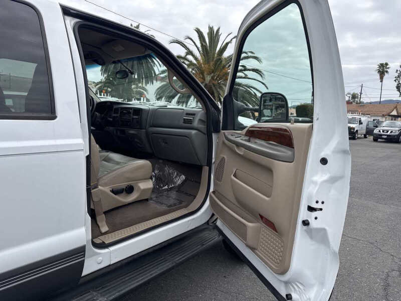 2003 Ford Excursion XLT