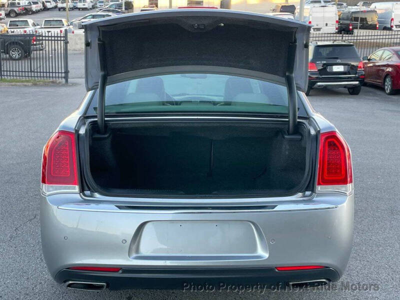 2016 Chrysler 300 Limited Anniversary