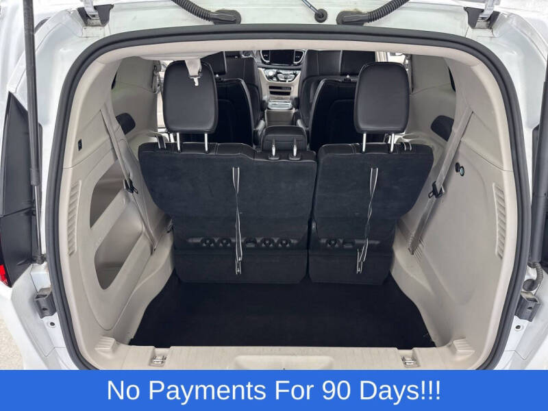 2023 Chrysler Pacifica Touring L