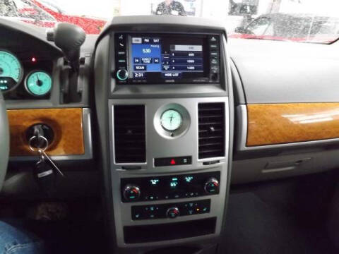 2010 Chrysler Town and Country Limited