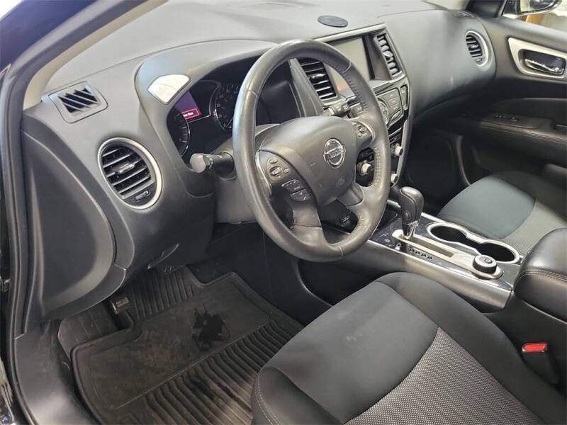 2018 Nissan Pathfinder SV