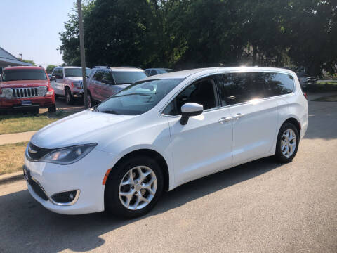 2017 Chrysler Pacifica for sale at CPM Motors Inc in Elgin IL