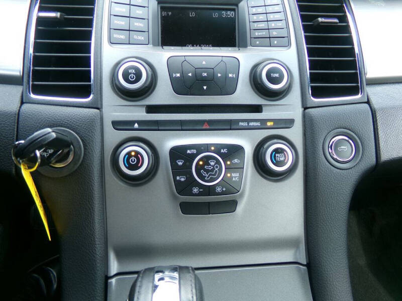 2017 Ford Taurus SEL