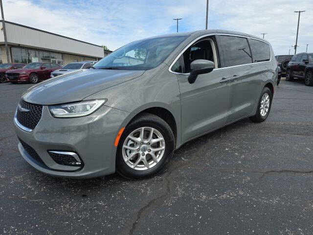 2023 Chrysler Pacifica Touring L