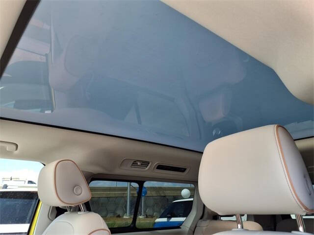 2025 Volkswagen ID. Buzz Pro S Plus 4Motion