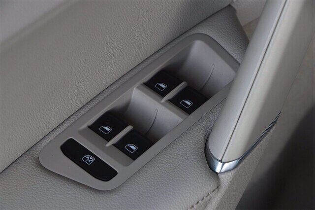 2015 Volkswagen e-Golf SEL Premium