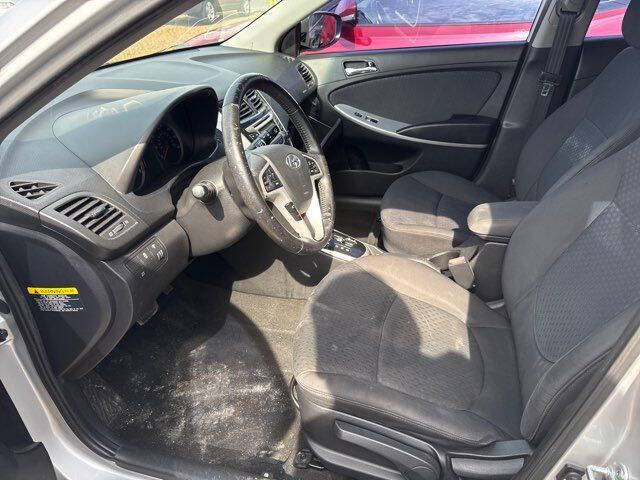 2012 Hyundai Accent SE