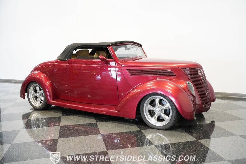 1937 Ford Cabriolet