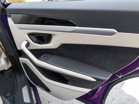 2025 Lamborghini Urus SE