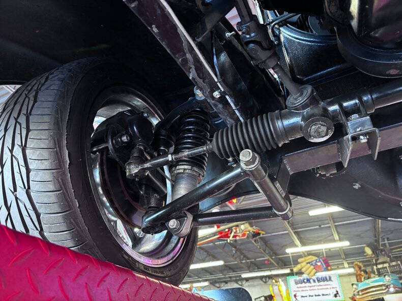 1933 Ford Super Deluxe