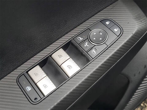 2025 Mitsubishi Outlander PHEV SE