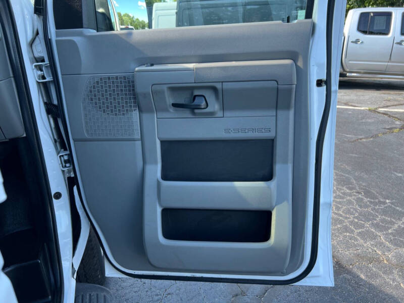 2009 Ford E-Series E-350 SD XLT