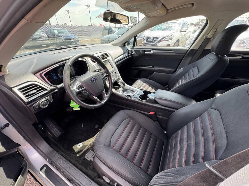 2016 Ford Fusion SE