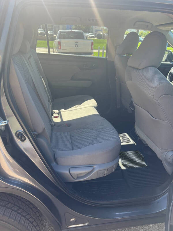 2023 Toyota Highlander LE