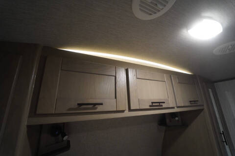 2021 Cruiser RV shadow  Cruiser