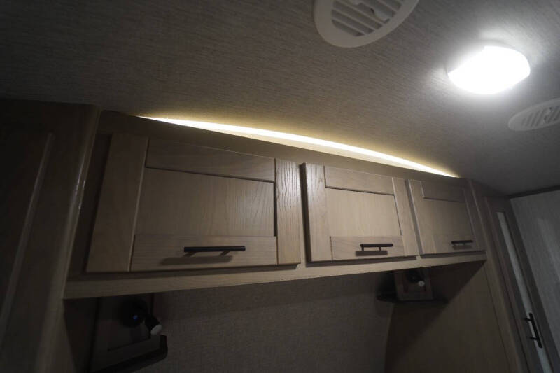 2021 Cruiser RV shadow  Cruiser