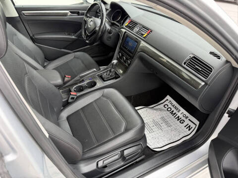 2017 Volkswagen Passat 1.8T SE