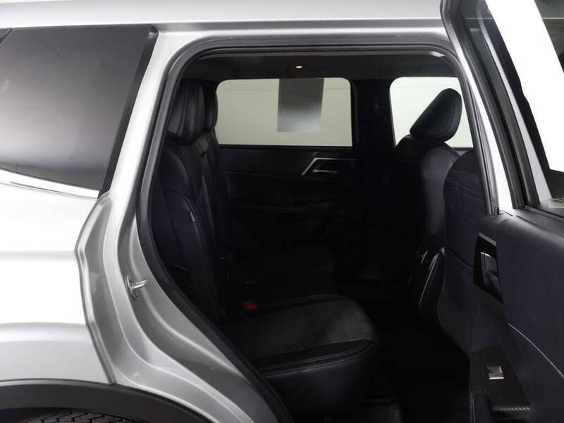 2024 Mitsubishi Outlander PHEV SE