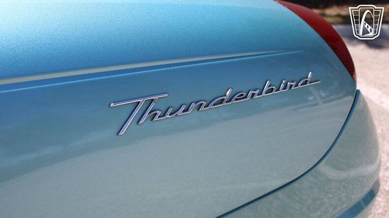 2002 Ford Thunderbird Deluxe