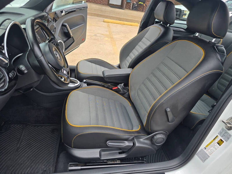 2016 Volkswagen Beetle 1.8T Dune