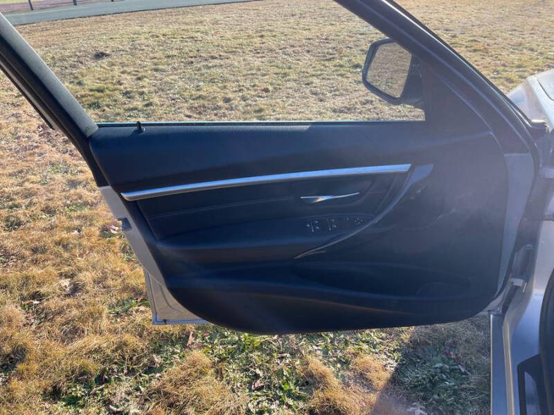 2017 BMW 3 Series 330e iPerformance