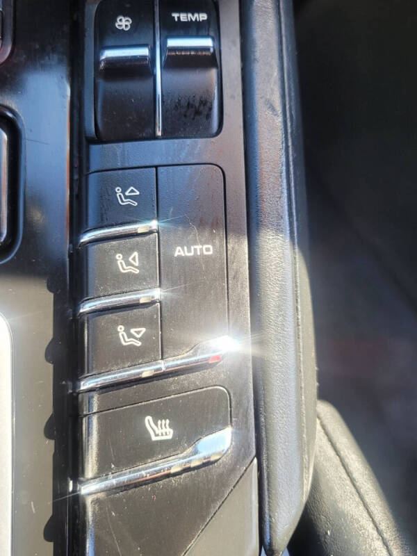 2011 Porsche Cayenne S