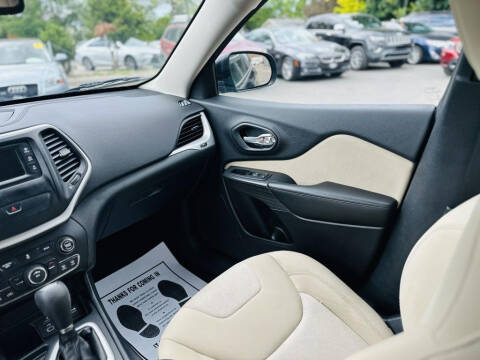 2016 Jeep Cherokee Sport