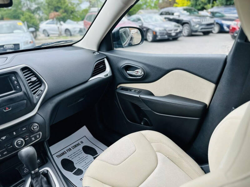 2016 Jeep Cherokee Sport