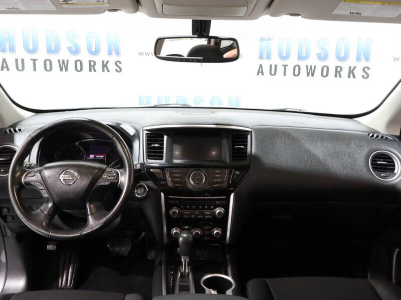 2020 Nissan Pathfinder SV