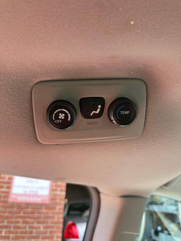 2011 Toyota Sienna LE 8-Passenger