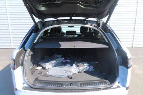 2025 Land Rover Range Rover Velar P250 Dynamic SE