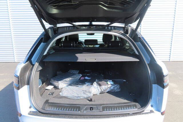 2025 Land Rover Range Rover Velar P250 Dynamic SE