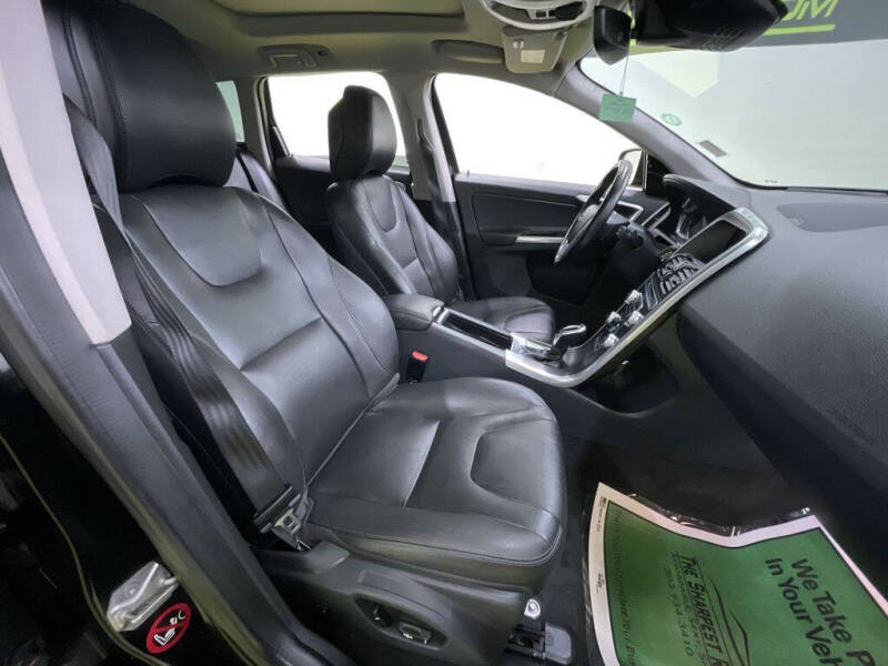 2016 Volvo XC60 T5 Drive-E Platinum