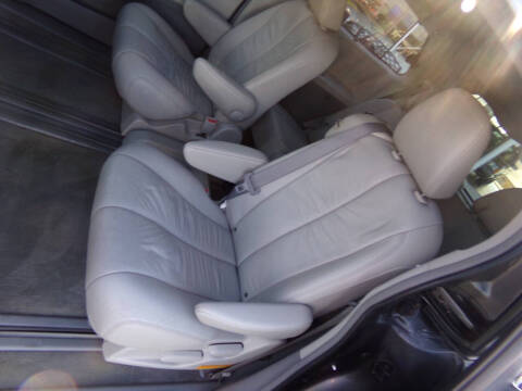 2011 Toyota Sienna XLE 7-Passenger Auto Access Seat