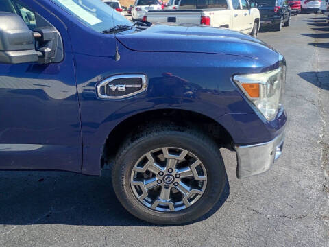 2017 Nissan Titan SL