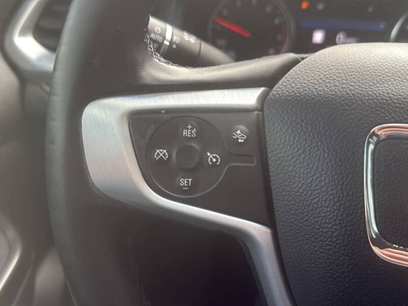 2023 GMC Acadia SLT