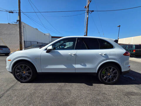 2016 Porsche Cayenne S E-Hybrid