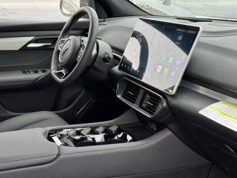 2025 VinFast VF8 Plus