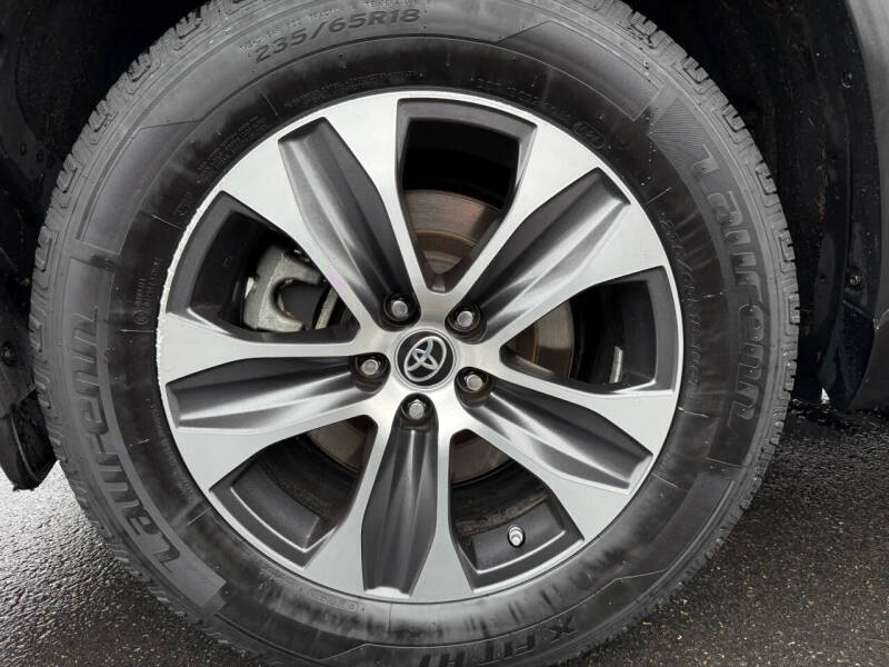 2022 Toyota Highlander Hybrid XLE