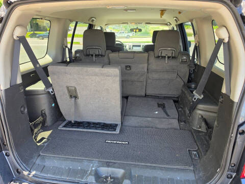 2012 Nissan Pathfinder LE