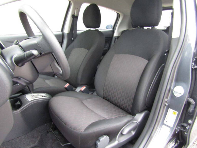 2024 Mitsubishi Mirage ES
