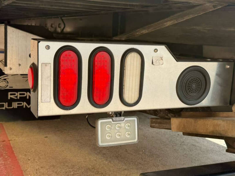 2016 Freightliner M2 106