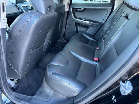 2017 Volvo XC60 T5 Dynamic