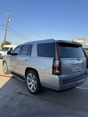 2016 Cadillac Escalade Luxury Collection