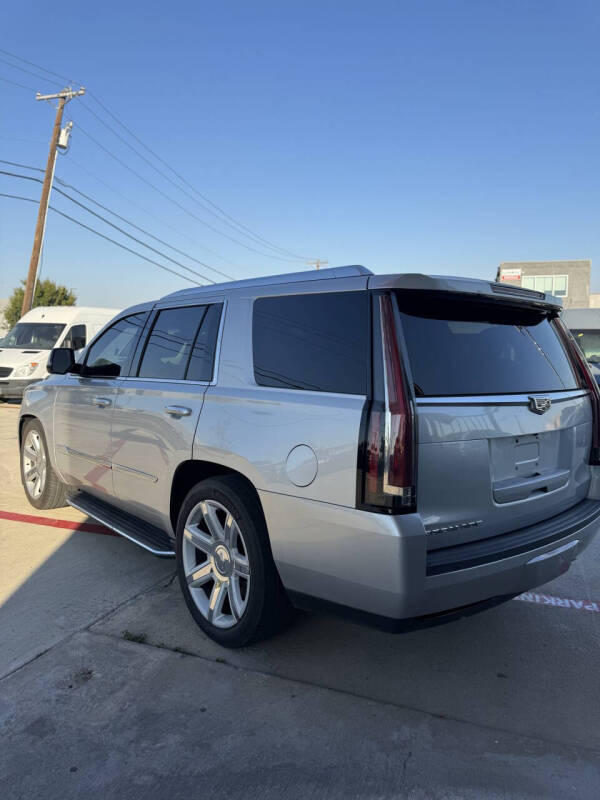 2016 Cadillac Escalade Luxury Collection