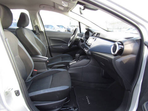 2023 Nissan Versa SV